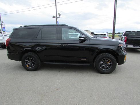 Used 2025 Ford Expedition Tremor image 6