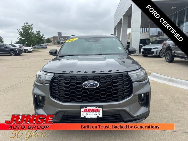 Certified 2025 Ford Explorer ST-Line AWD/4WD image 2