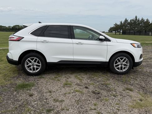 Used 2024 Ford Edge SEL w/ Convenience Package AWD/4WD image 2