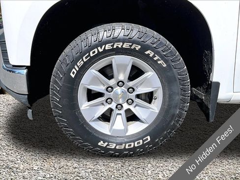 Used 2022 Chevrolet Silverado 1500 LT AWD/4WD image 9
