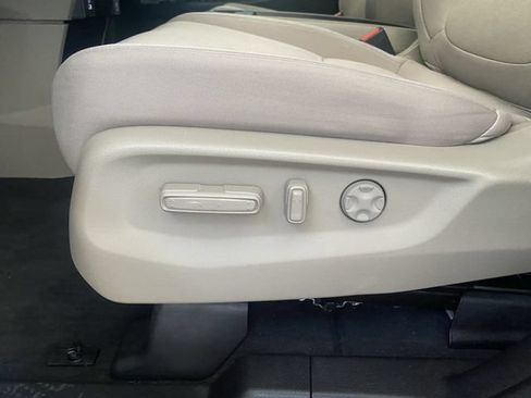 Certified 2024 Honda Odyssey EX image 24