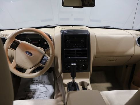 Used 2006 Ford Explorer XLT AWD/4WD image 17