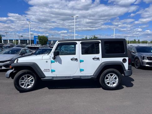 Used 2017 Jeep Wrangler Unlimited Sport w/ Quick Order Package 24S AWD/4WD image 6