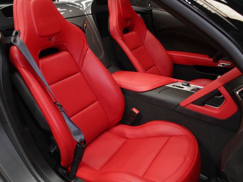 Used 2015 Chevrolet Corvette Z06 w/ Z07 Performance Package RWD image 50