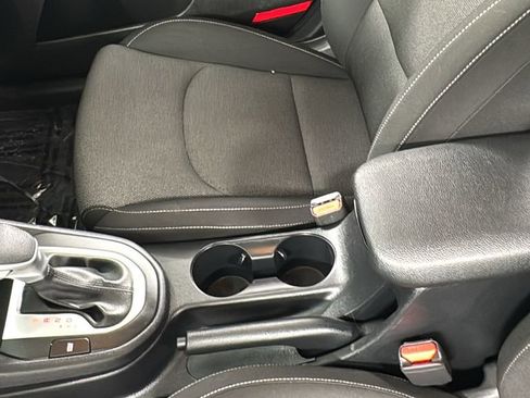 Used 2024 Kia Forte LXS w/ LXS Technology Package image 32
