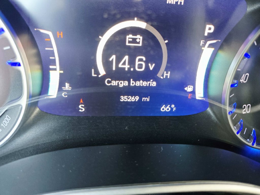 Used 2025 Chrysler Pacifica Select FWD image 23
