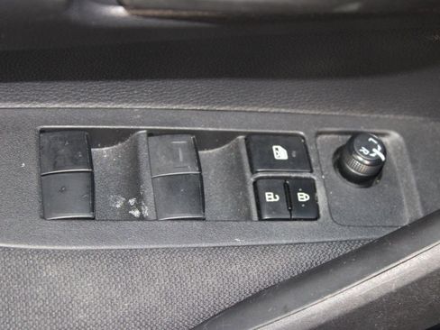 Used 2022 Toyota Corolla LE image 12