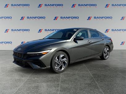 Used 2024 Hyundai Elantra SEL w/ Convenience Package