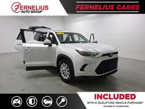 Used 2024 Toyota Grand Highlander XLE image 9