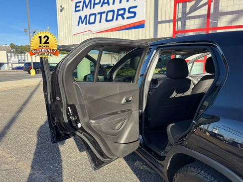 Used 2020 Chevrolet Trax LS w/ Tint and Cruise Package image 12