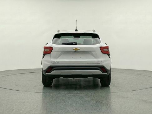 Used 2025 Chevrolet Trax LT image 7