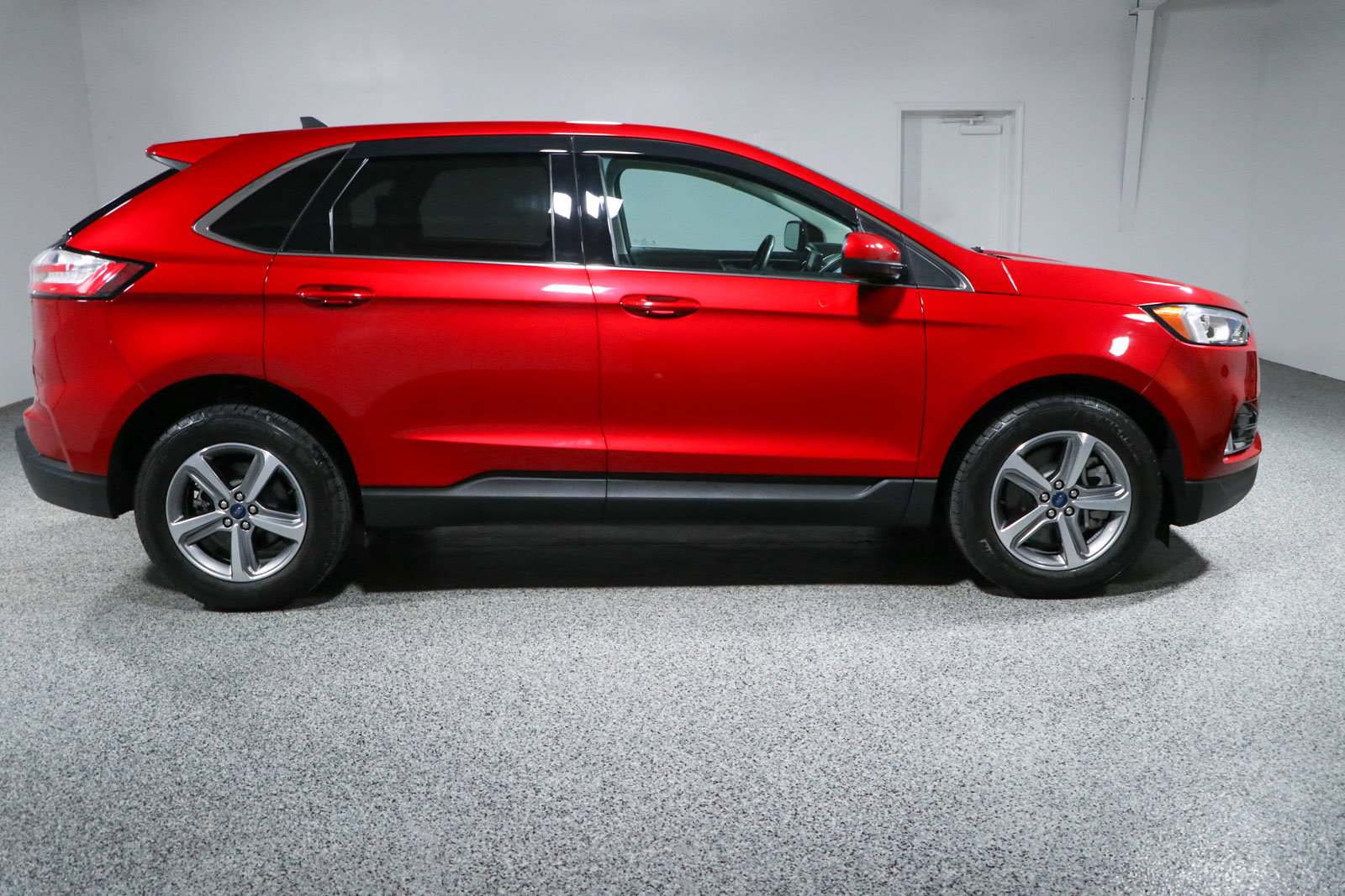 Used 2021 Ford Edge SEL w/ Convenience Package FWD image 6