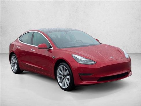 Used 2020 Tesla Model 3 Standard Range Plus image 3