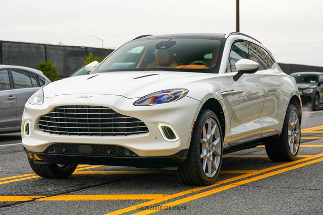 Used 2021 Aston Martin DBX AWD/4WD image 14