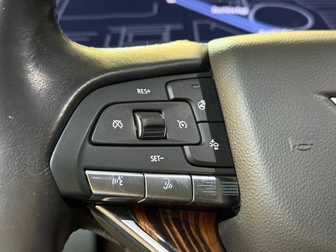 Certified 2022 Cadillac Escalade Premium Luxury w/ LPO, Radiant Package image 15