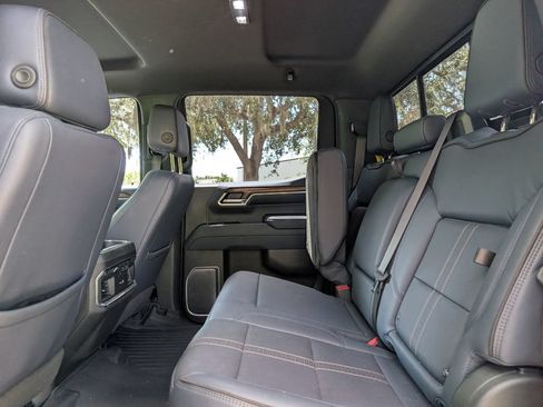 Used 2022 Chevrolet Silverado 1500 High Country w/ Technology Package AWD/4WD image 19