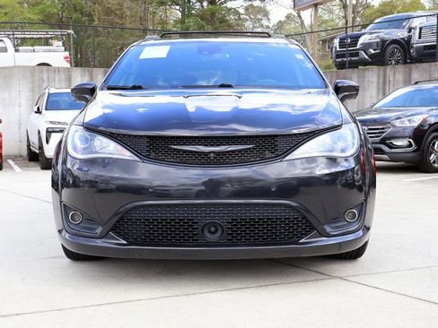 Used 2019 Chrysler Pacifica Touring-L Plus w/ Advanced Safetytec Group image 10