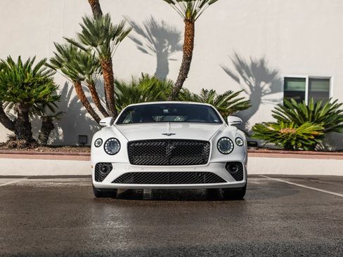 Used 2022 Bentley Continental GT image 9