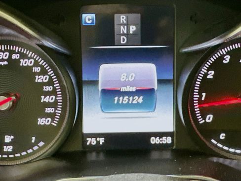 Used 2018 Mercedes-Benz C 300 4MATIC Sedan image 18