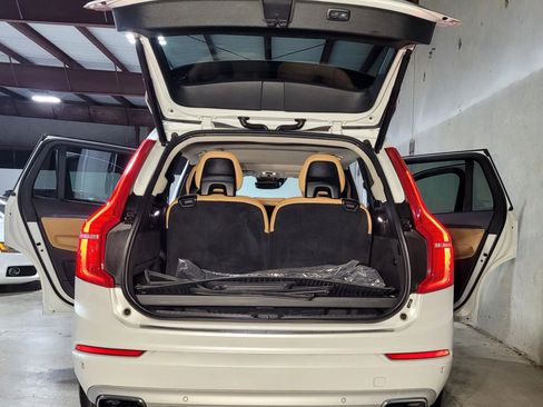 Used 2016 Volvo XC90 T6 Momentum w/ Momentum Plus Package image 12