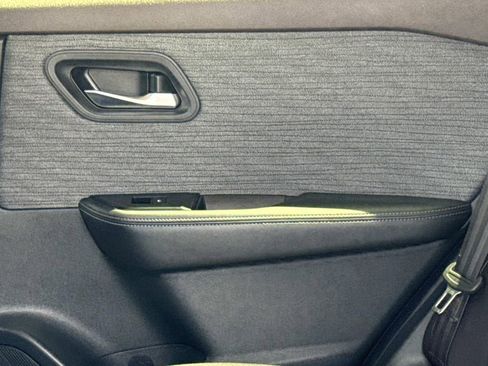 Certified 2023 Nissan Rogue SV FWD image 14