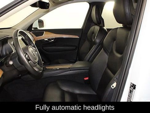Used 2021 Volvo XC90 T6 Momentum w/ Protection Package Premier image 13
