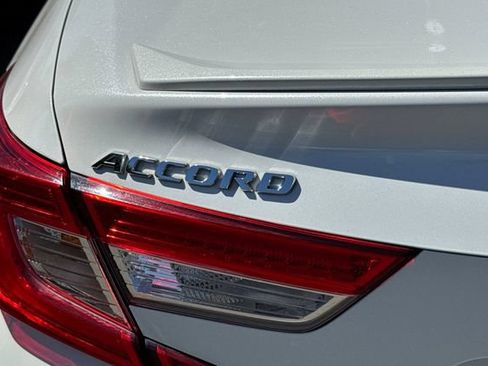 Used 2018 Honda Accord Sport image 7