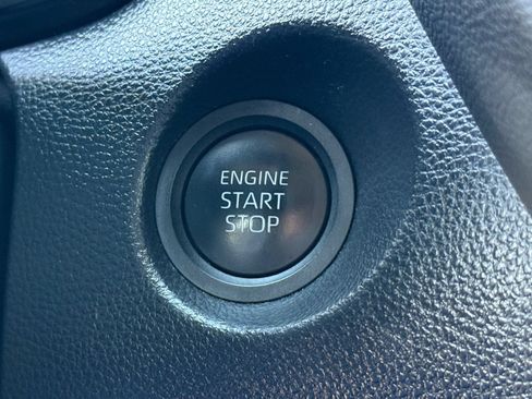 Used 2025 Toyota Corolla Cross XLE FWD image 26