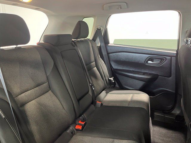 Used 2025 Nissan Rogue SV FWD image 13