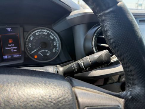 Used 2018 Toyota Tacoma TRD Sport w/ Technology Package RWD image 20