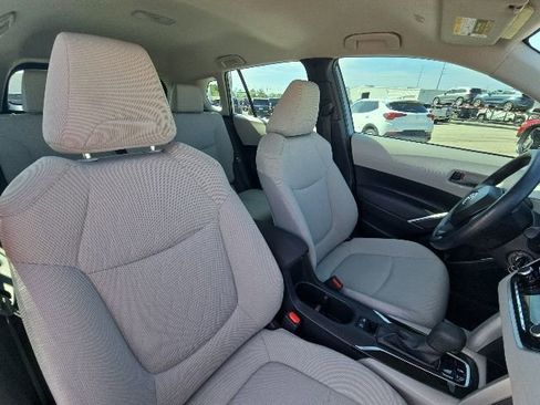 Used 2025 Toyota Corolla Cross L FWD image 18