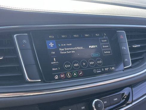 Used 2024 Buick Enclave Premium image 5