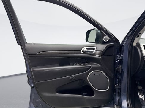 Used 2020 Jeep Grand Cherokee Summit image 9