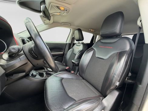 Used 2018 Jeep Compass Trailhawk AWD/4WD image 10