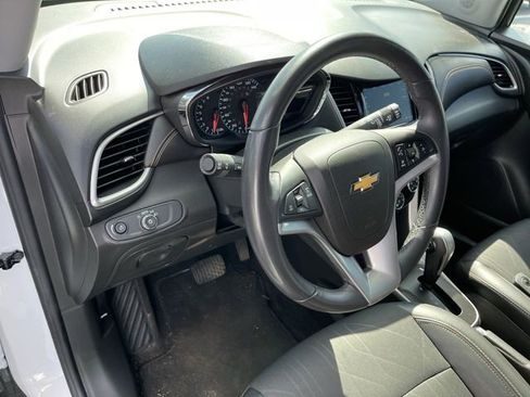 Used 2019 Chevrolet Trax LT w/ LT Convenience Package image 10