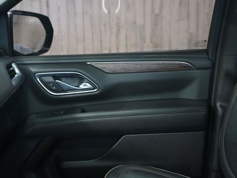Used 2021 Chevrolet Suburban Premier RWD image 30