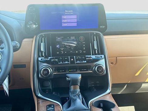 New 2026 Lexus LX 600 4WD w/ Premium Package image 20