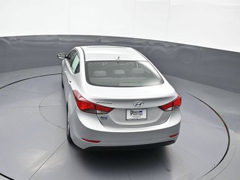 Used 2015 Hyundai Elantra SE w/ Option Group 03 FWD image 38
