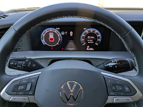 Certified 2025 Volkswagen Tiguan S image 39