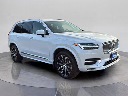 Used 2022 Volvo XC90 T6 Inscription w/ Climate Package image 9