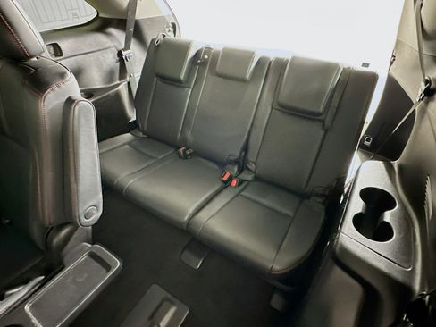 Used 2019 Toyota Highlander SE FWD image 30