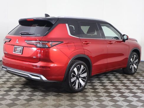 New 2025 Mitsubishi Outlander SEL image 16