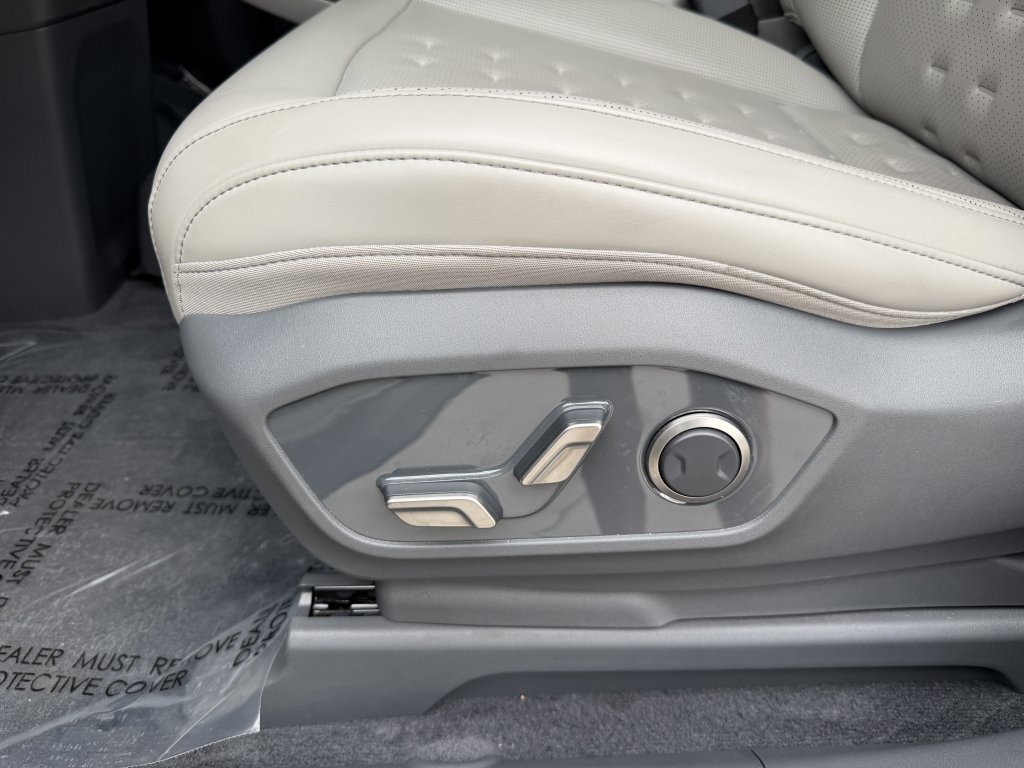 Used 2024 Kia EV9 Wind AWD/4WD image 33