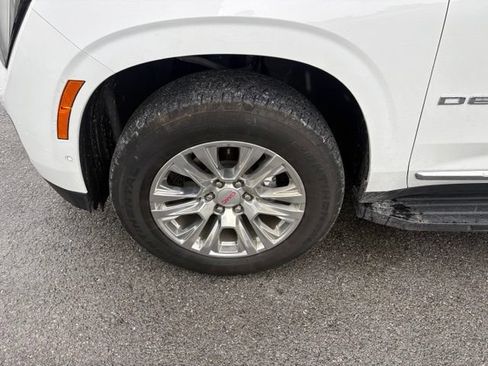 Used 2025 GMC Yukon XL Denali AWD/4WD image 13