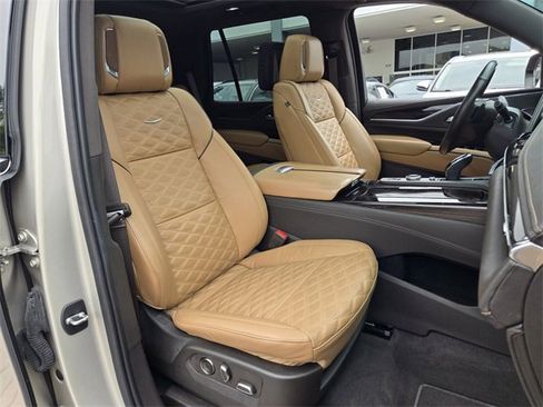 Used 2021 Cadillac Escalade Premium Luxury w/ Driver Assist Tech Package image 21