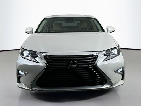 Used 2017 Lexus ES 350 image 2