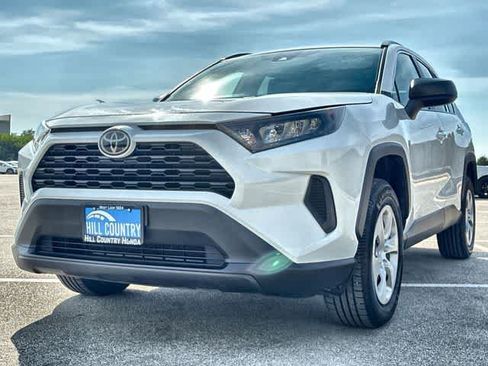 Used 2021 Toyota RAV4 LE FWD image 11