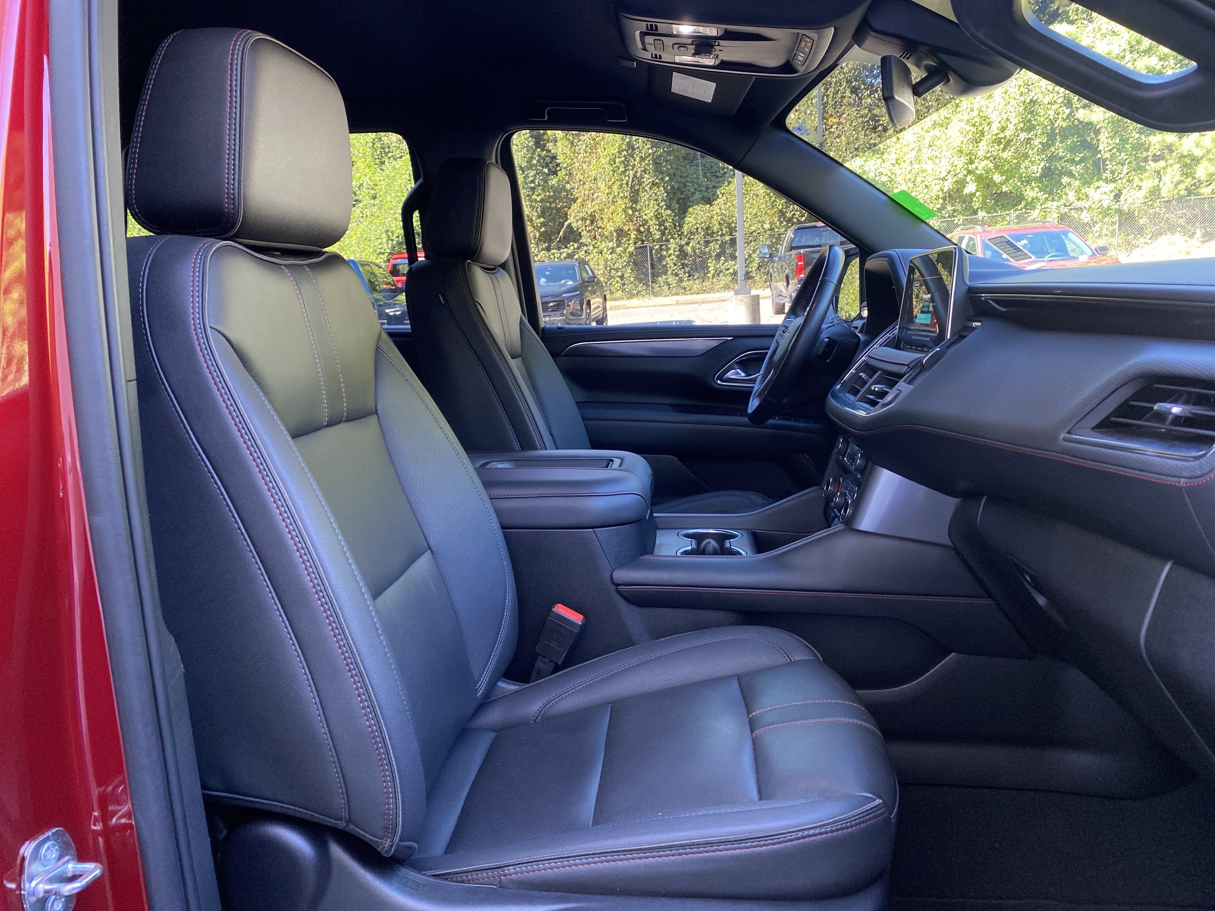 Used 2022 Chevrolet Tahoe RST w/ Luxury Package AWD/4WD image 34