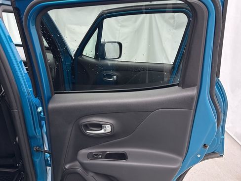 Used 2022 Jeep Renegade Altitude w/ Convenience Group image 34