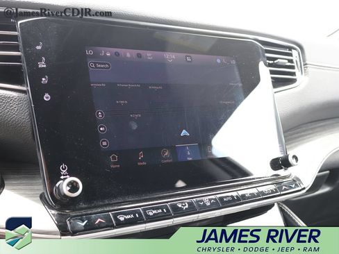 Used 2024 Jeep Wagoneer Series II w/ Flexible Seating Group AWD/4WD image 36